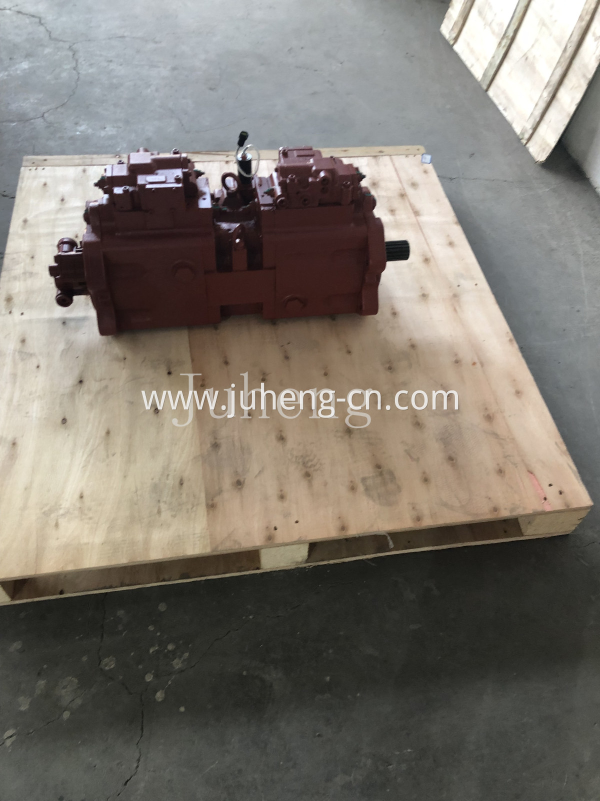 R335-7 Hydraulic pump (3)